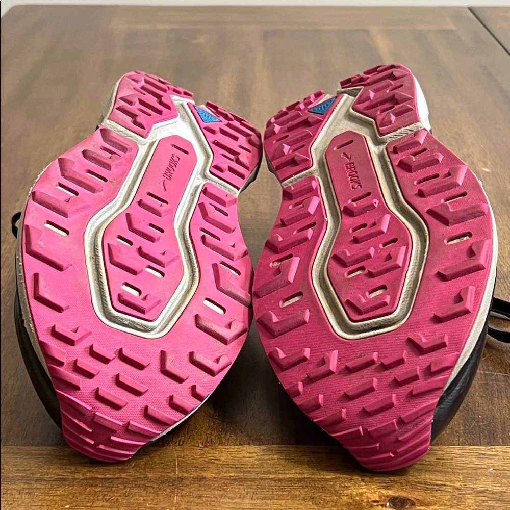 Brooks Caldera 5 Purple and Pink Athletic Running Shoes Womens Size 7.5 - Picture 13 of 14